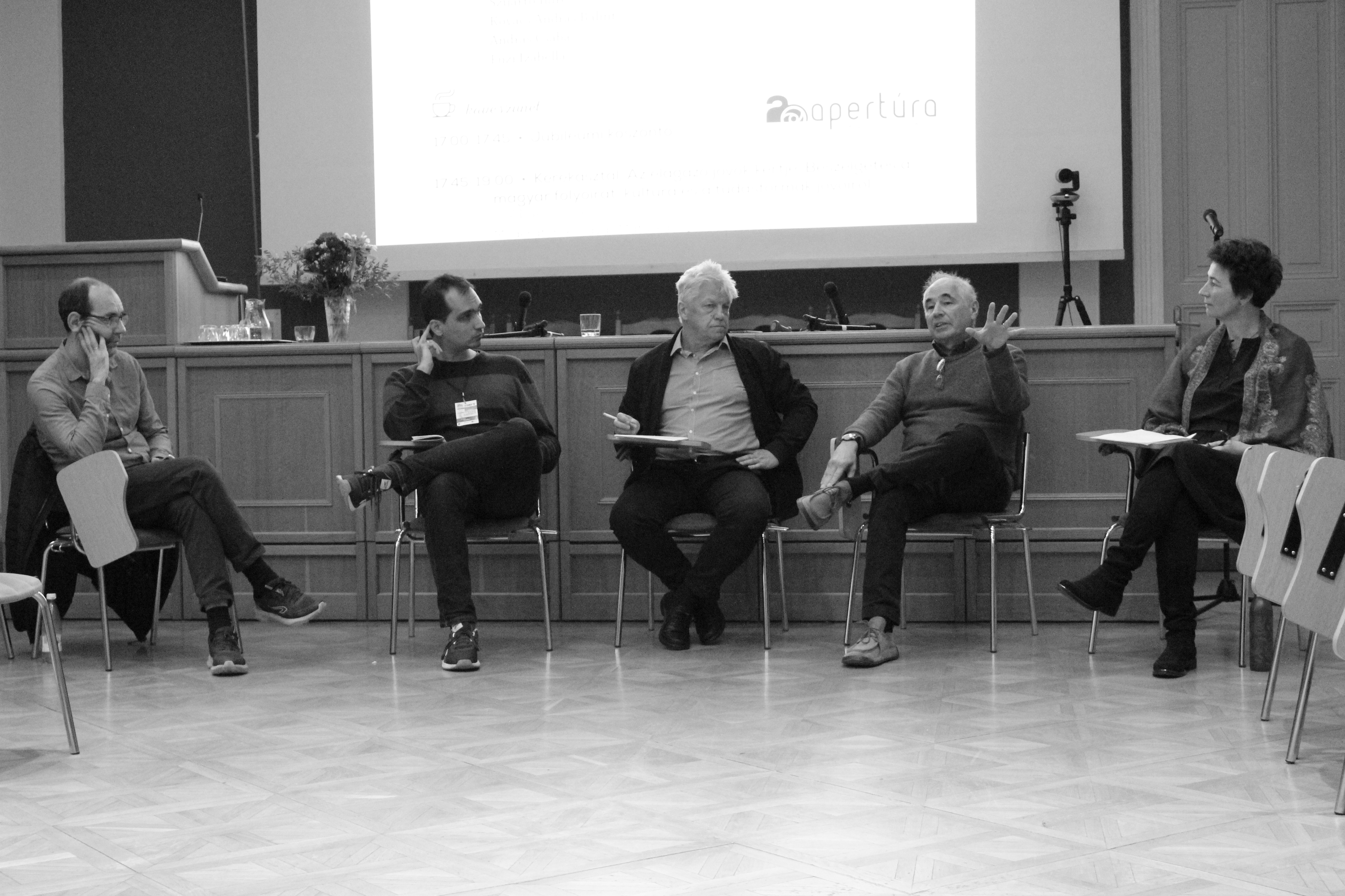 Kerekasztal-beszélgetés (Fotó: Keskeny András