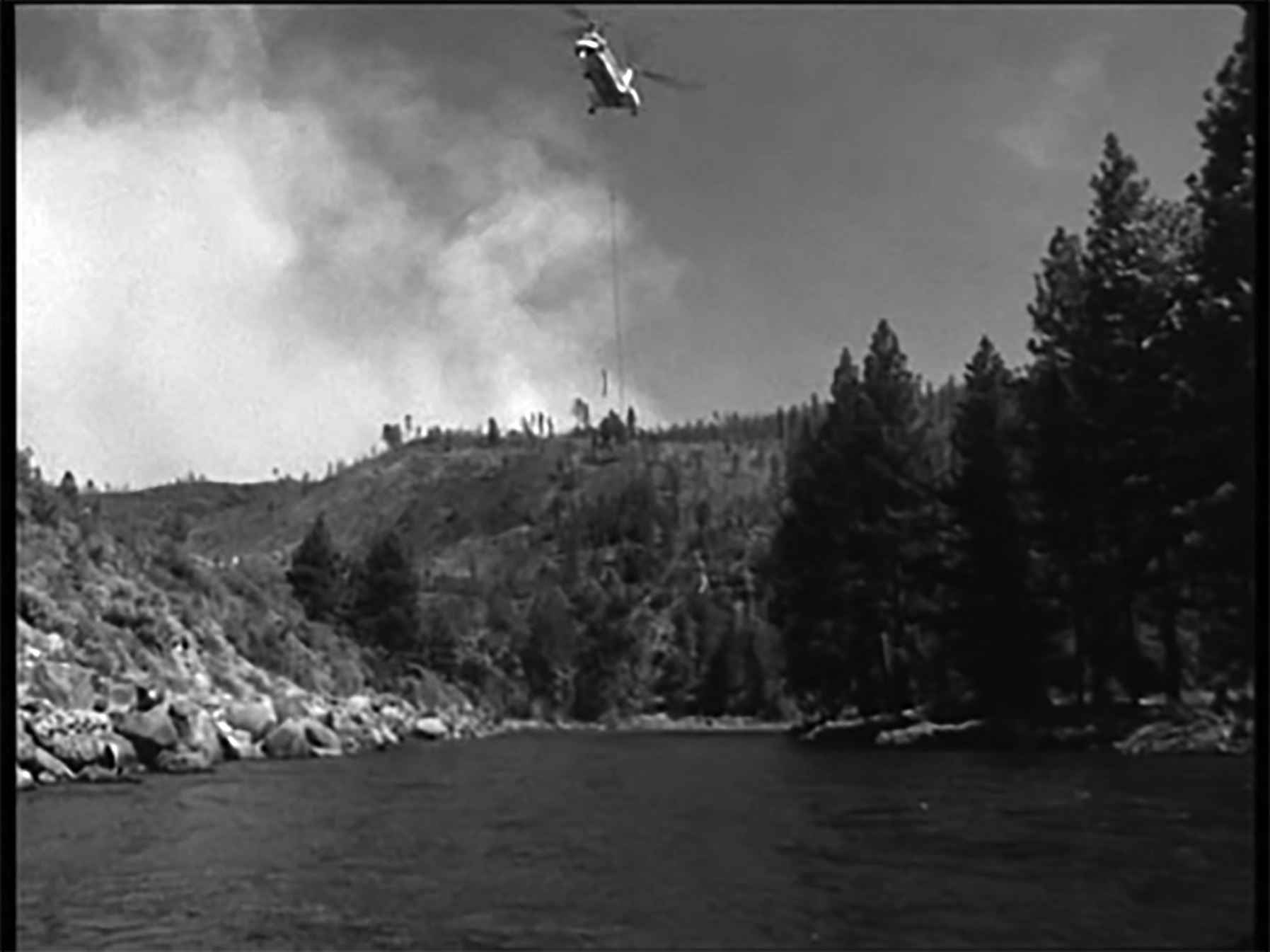 Helikopter a víz fölött  (Sogobi, 2002)